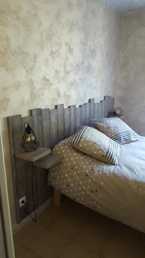 Bed and Breakfast Chez Alexandra Louchats Exterior foto